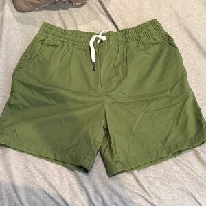 Boys SZ 16 Olive Green VINEYARD VINES  Shorts